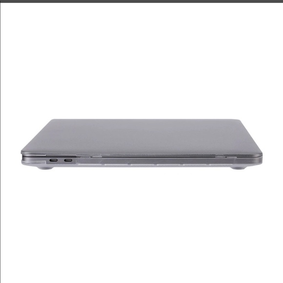 Incase 16 inch MacBook Pro clear case - Picture 2 of 7